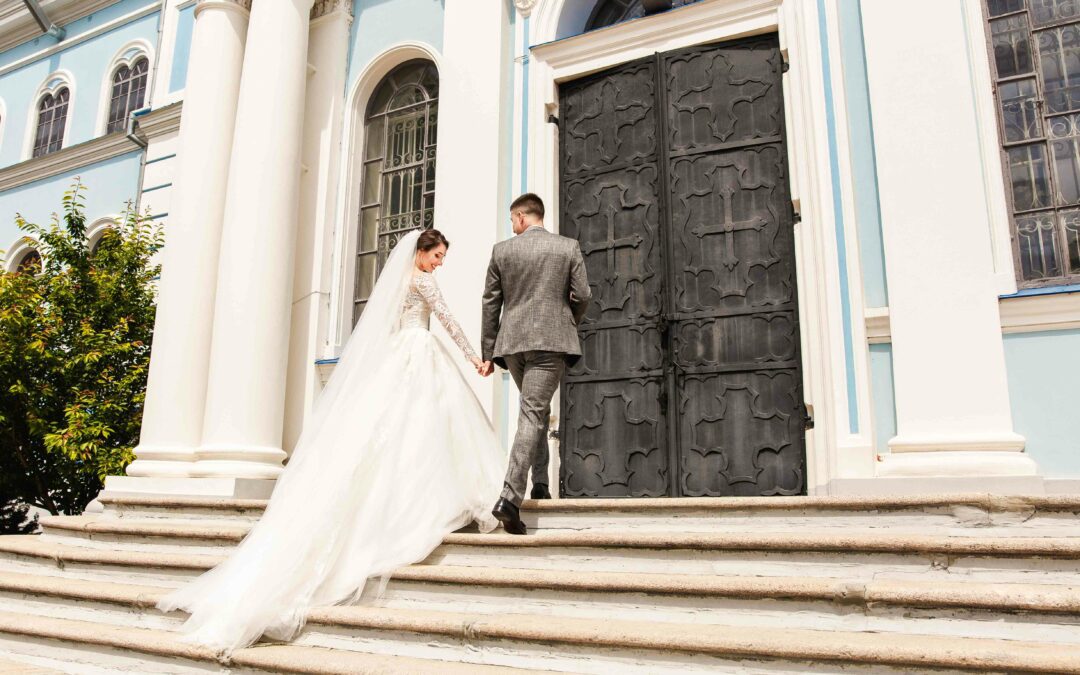 Faithful, long marriages linked to religiosity (and large, low-budget weddings)